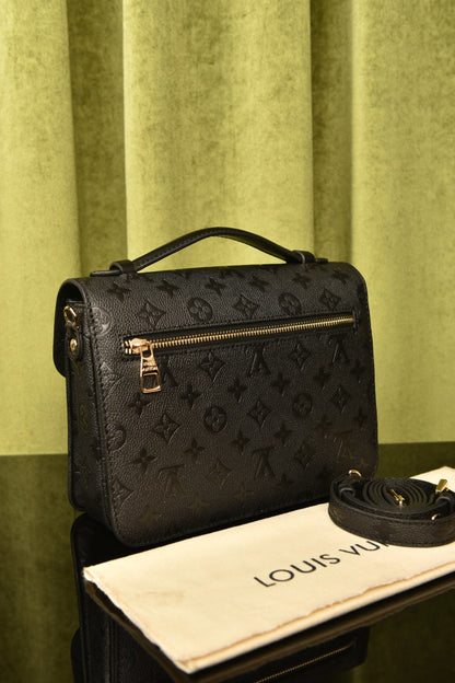 Metis Pochette Black Bag